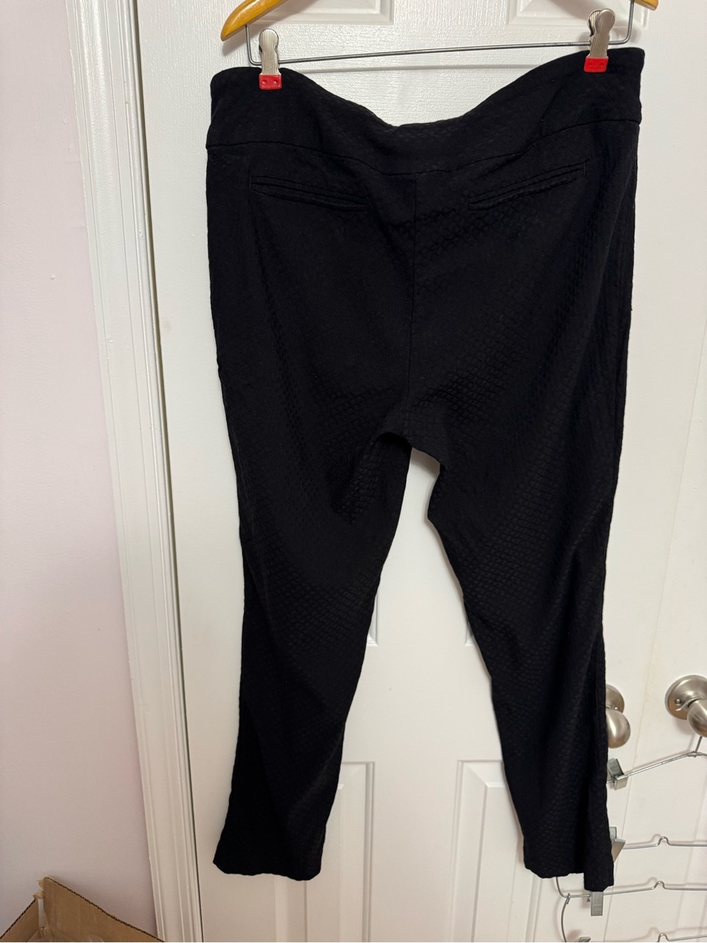 Hilary Radley Black Textured Pull-On Ankle Pants Size 14 Career Stretch Pants